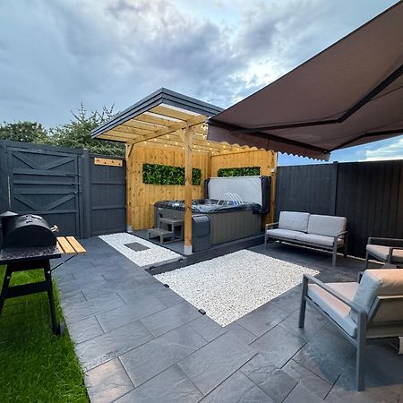 Wild & Free Hot Tub Retreat Lejlighed Dartford Eksteriør billede