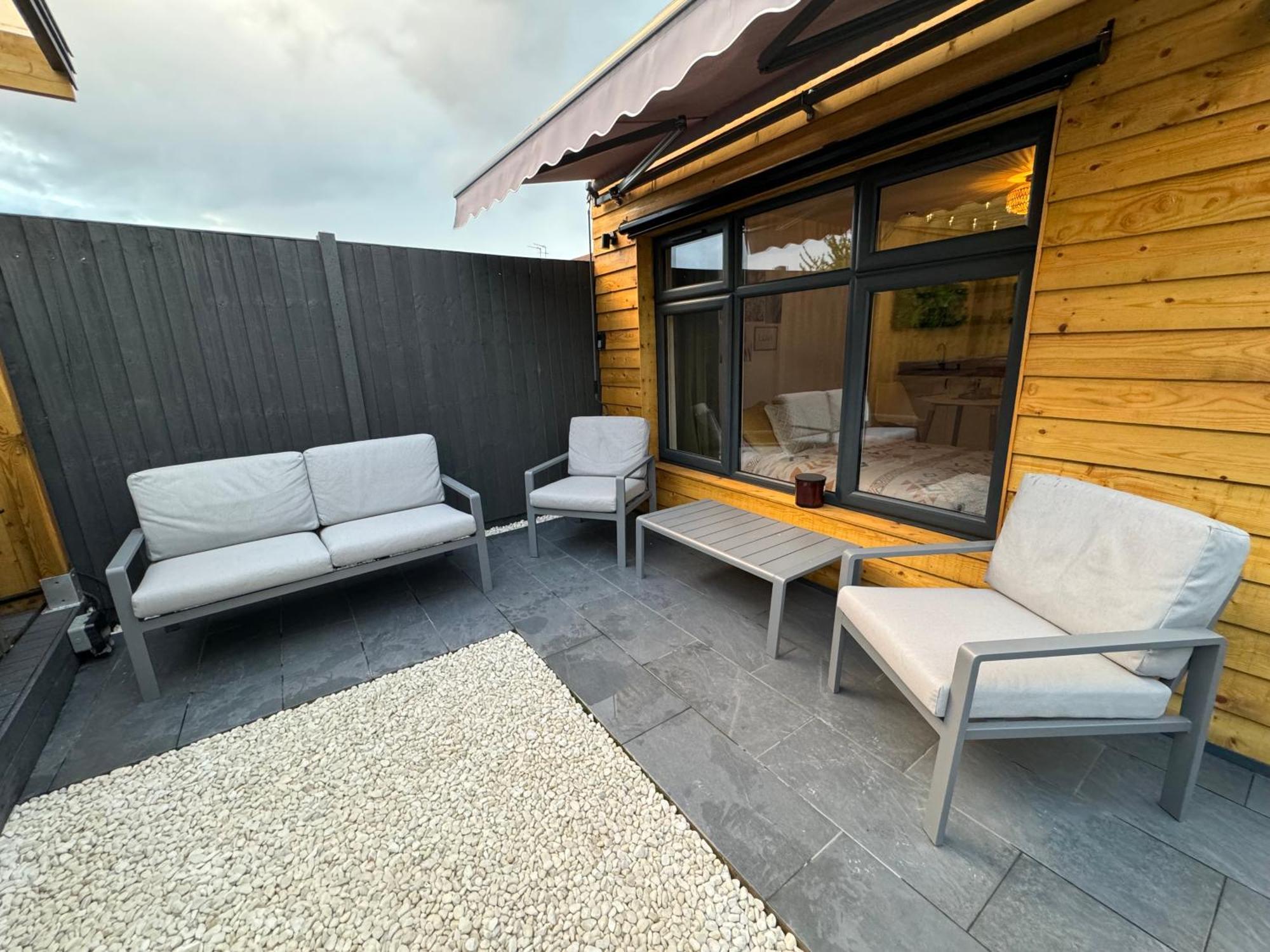 Wild & Free Hot Tub Retreat Lejlighed Dartford Eksteriør billede