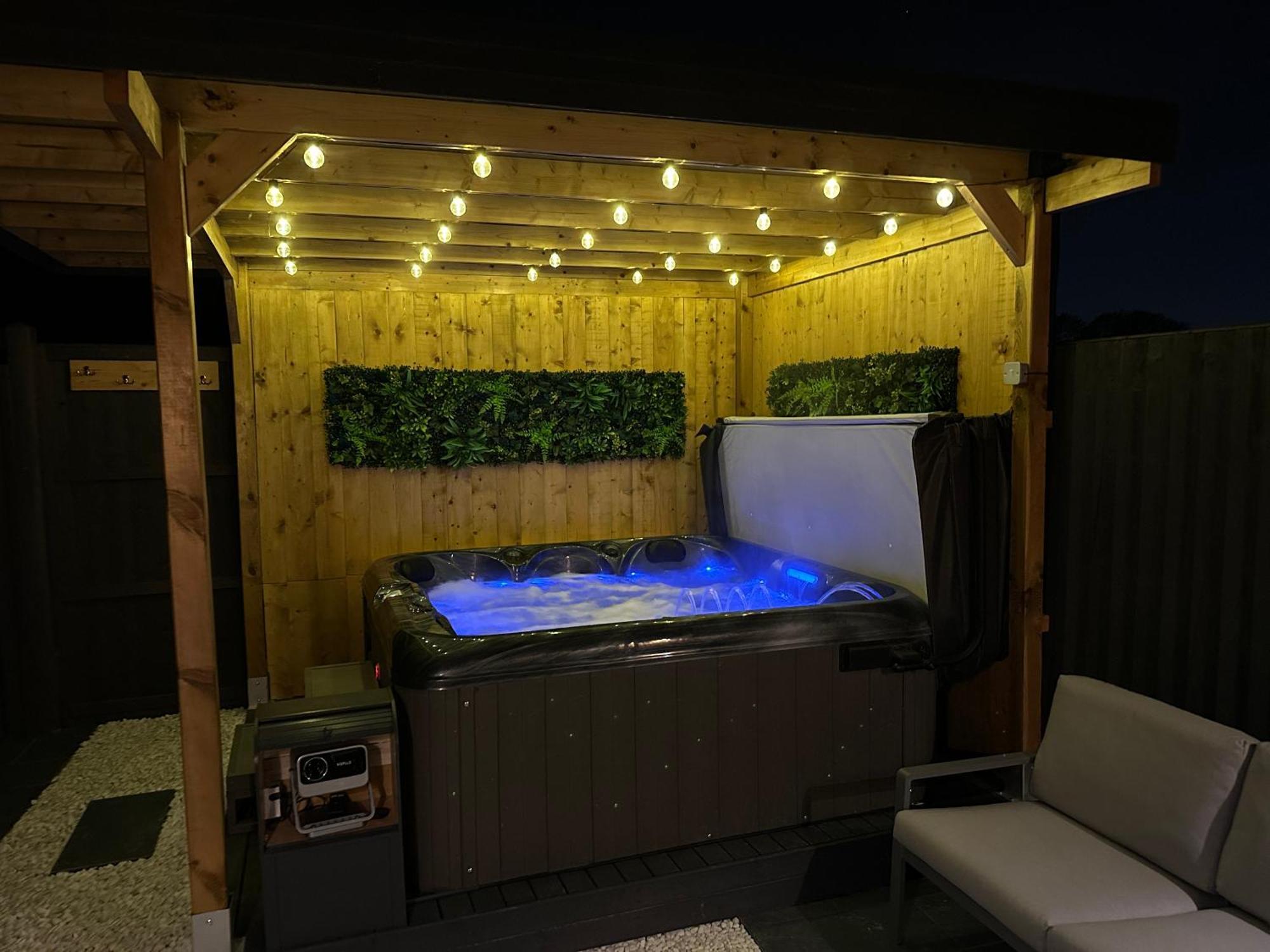 Wild & Free Hot Tub Retreat Lejlighed Dartford Eksteriør billede