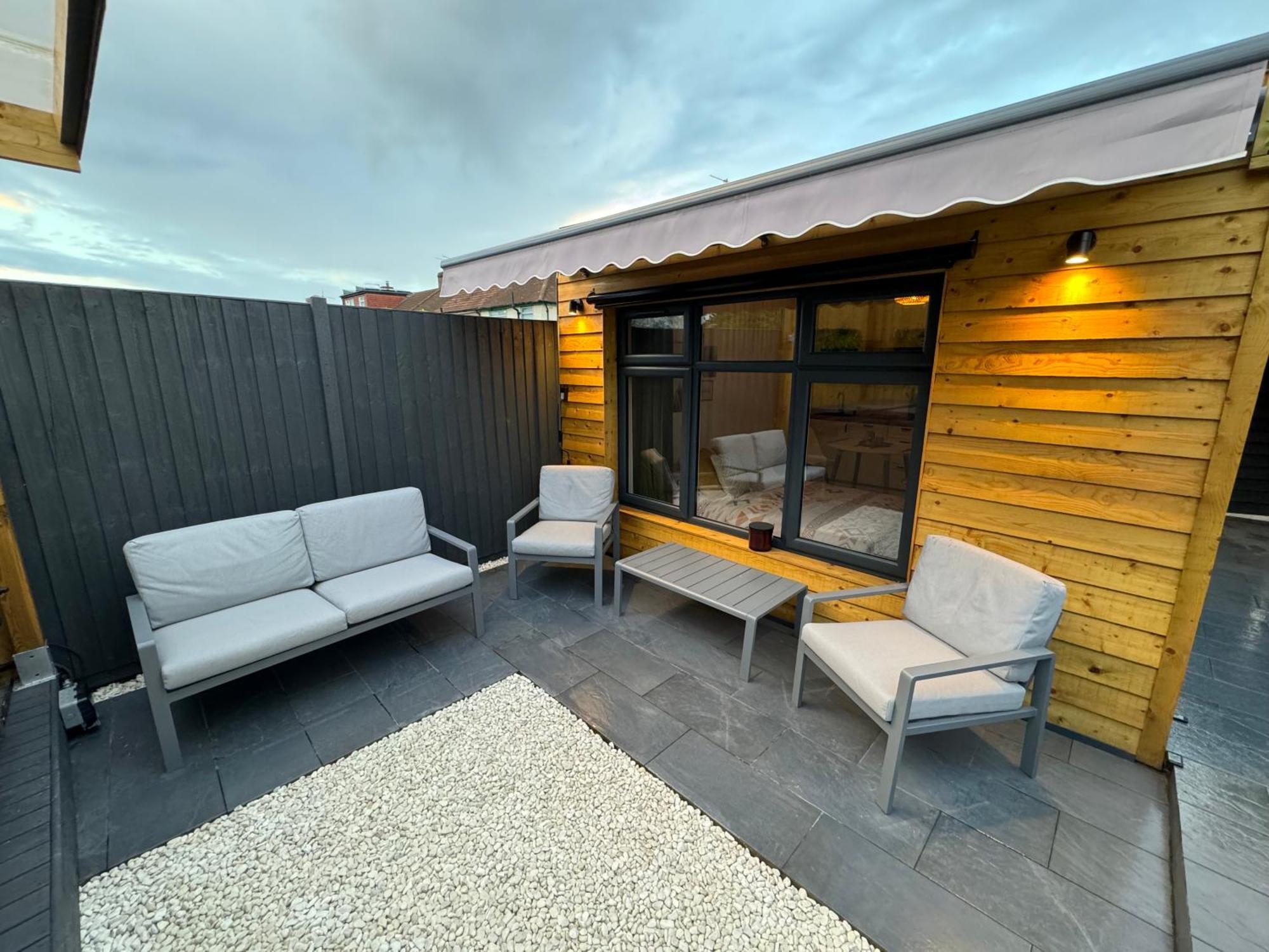 Wild & Free Hot Tub Retreat Lejlighed Dartford Eksteriør billede