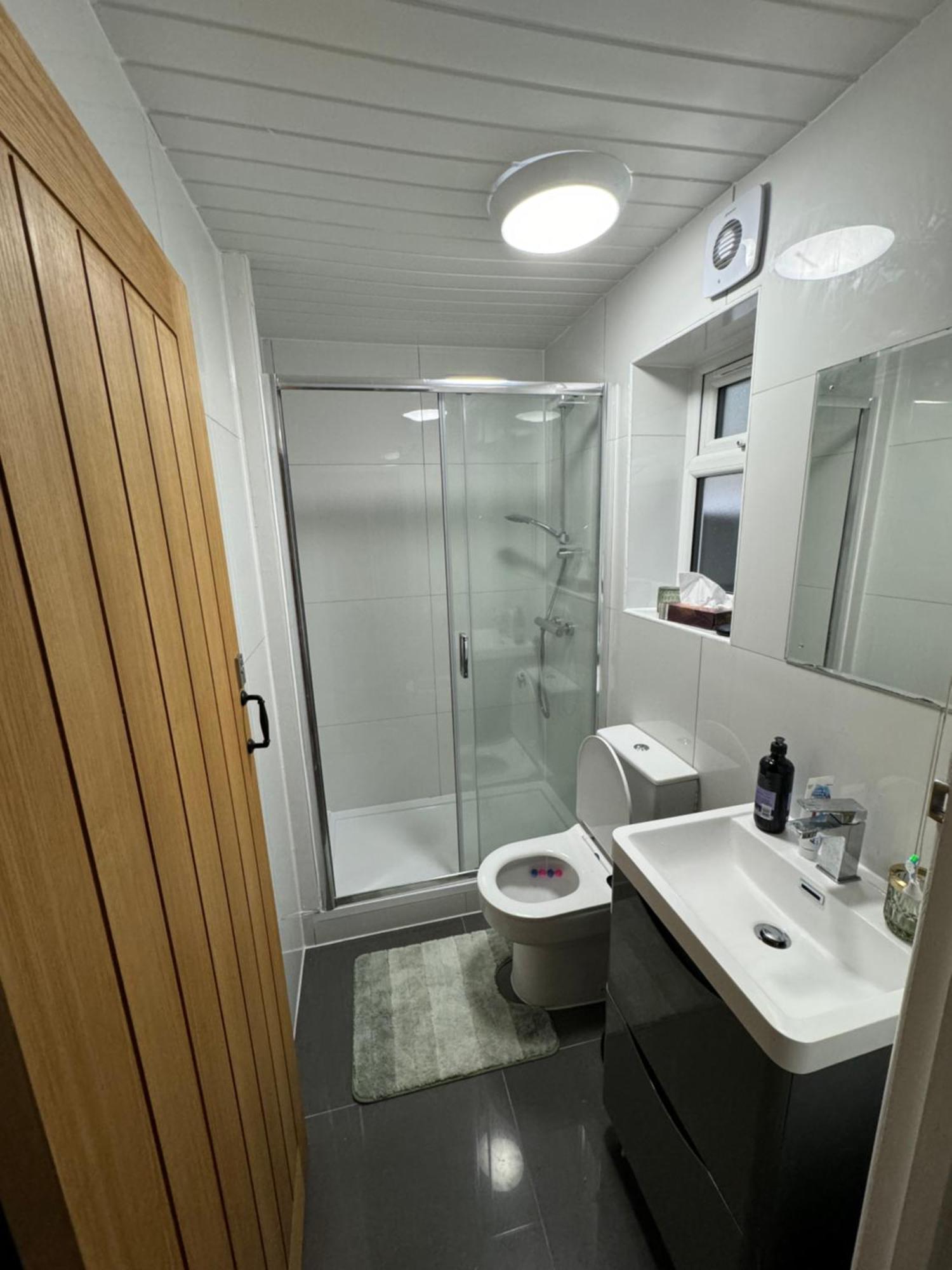 Wild & Free Hot Tub Retreat Lejlighed Dartford Eksteriør billede