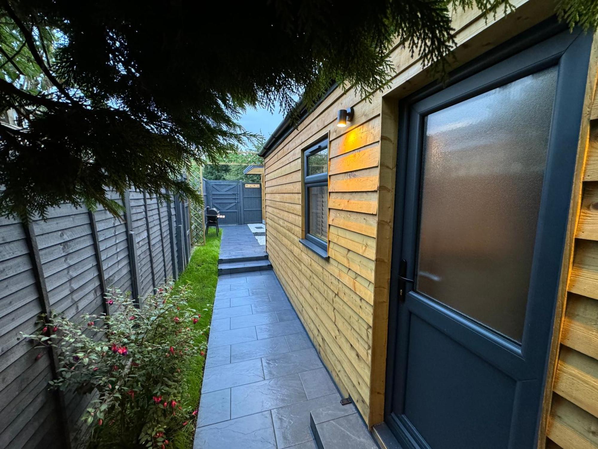 Wild & Free Hot Tub Retreat Lejlighed Dartford Eksteriør billede