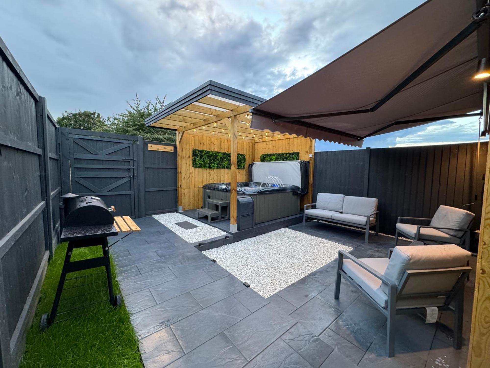 Wild & Free Hot Tub Retreat Lejlighed Dartford Eksteriør billede